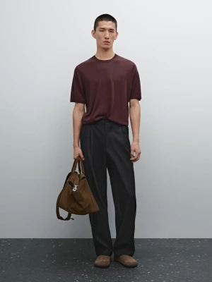 Sweter Wykonany Delikatnym Ściegiem Z Krótkim Rękawem - Ciemne Czerwone Wino - - Massimo Dutti - Mężczyzna