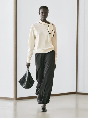 Sweter Z Bawełnianej Dzianiny Z Apaszką - Surowy - - Massimo Dutti - Kobieta