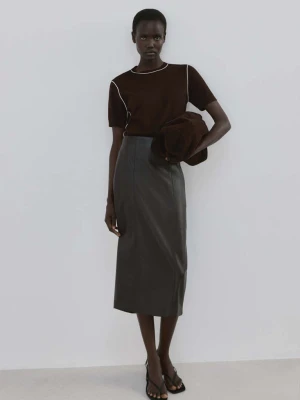 Sweter z cienkiej dzianiny w kontrastowe paski czekoladowy - Kobieta - - MANGO