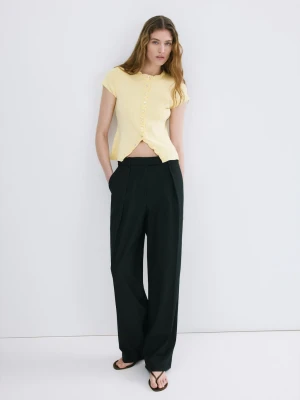 Sweter z cienkiej dzianiny z guzikami waniliowy - Kobieta - - MANGO