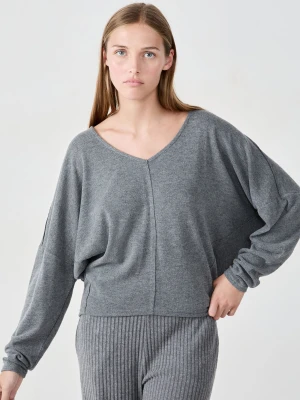 Sweter z dekoltem v Etam