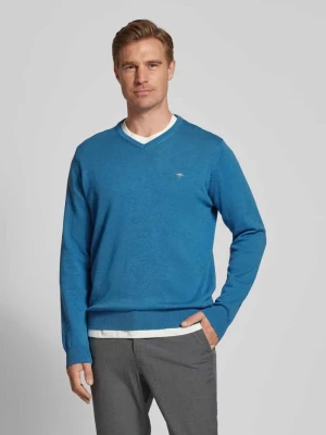 Sweter z dekoltem w serek FYNCH-HATTON