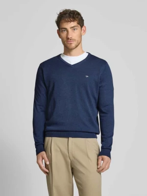 Sweter z dekoltem w serek FYNCH-HATTON