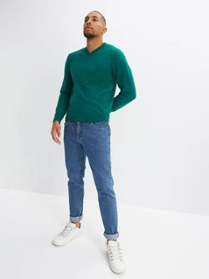 Sweter z dekoltem w serek, z dzianiny o gładkim splocie drobnych oczek bonprix