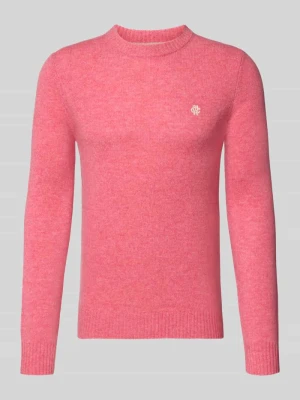 sweter z dzianiny krój slim fit z czystej wełny z wyhaftowanym logo MCNEAL Fuksjowy melanż