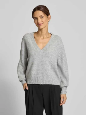Sweter z dzianiny o kroju comfort fit z dodatkiem wełny model ‘BOOM’ Vero Moda