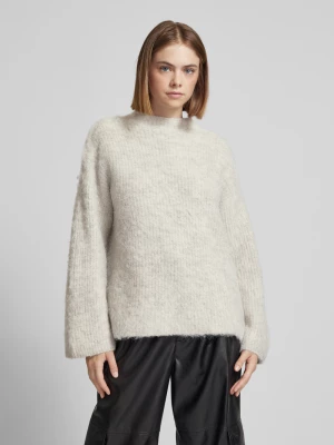 Sweter z dzianiny o kroju comfort fit z dodatkiem wełny model ‘MALA’ Pieces