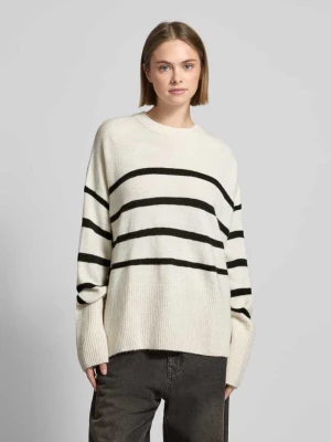 Sweter z dzianiny o kroju oversized z obniżonymi ramionami REVIEW