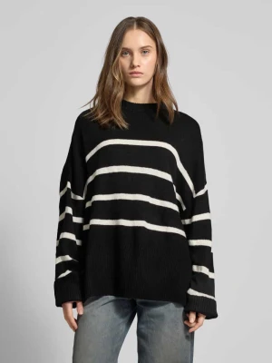 Sweter z dzianiny o kroju oversized z obniżonymi ramionami REVIEW