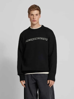 Sweter z dzianiny o kroju oversized z okrągłym dekoltem model ‘LENOX’ Pegador