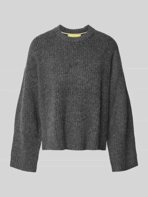 Sweter z dzianiny o kroju oversized z prążkowanymi wykończeniami model ‘SIGGA’ JJXX