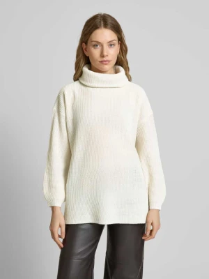 Sweter z dzianiny o kroju oversized z szerokim golfem model ‘ZIA’ Vero Moda