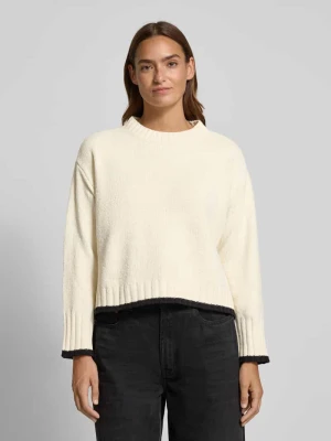 Sweter z dzianiny o kroju regular fit z brzegiem w kontrastowym kolorze model ‘SHADOW’ Vero Moda
