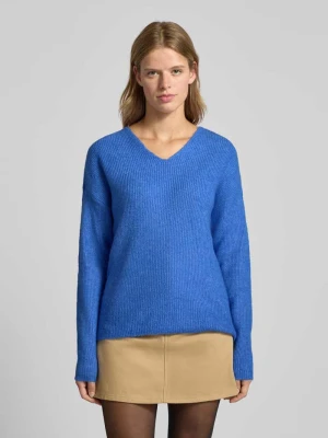 Sweter z dzianiny o kroju regular fit z dekoltem w serek model ‘CAMILLA’ Only