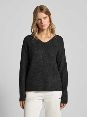 Sweter z dzianiny o kroju regular fit z dekoltem w serek model ‘CAMILLA’ Only