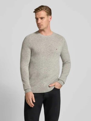 Sweter z dzianiny o kroju regular fit z delikatnej wełny Tommy Hilfiger