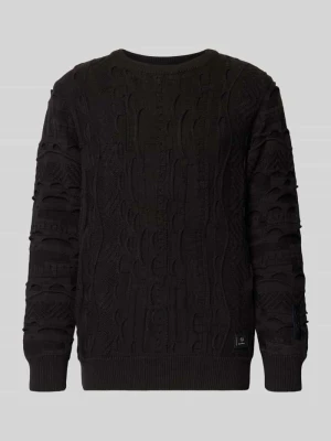 Sweter z dzianiny o kroju regular fit z fakturowanym wzorem carlo colucci