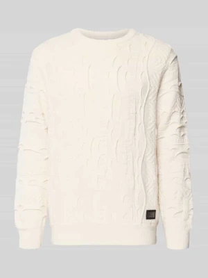 Sweter z dzianiny o kroju regular fit z fakturowanym wzorem carlo colucci