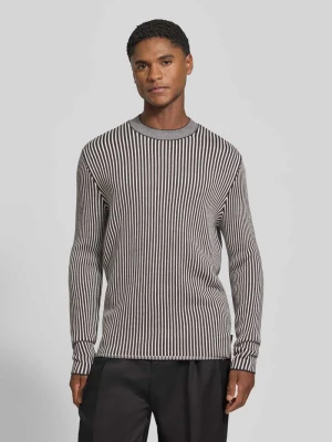 sweter z dzianiny o kroju regular fit z mieszanki żywej wełny z wzorem w paski Armani Exchange Złamany biały