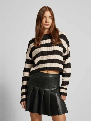 Sweter z dzianiny o kroju regular fit z szerokim wzorem w paski i obniżonymi ramionami model ‘MALAVI’ Only