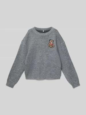 Sweter z dzianiny o kroju regular fit z wyhaftowanym motywem model ‘TEDDY’ Only