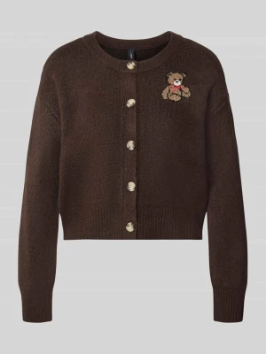 sweter z dzianiny o kroju relaxed fit z haftem model 'TEDDY' Only Czekoladowy