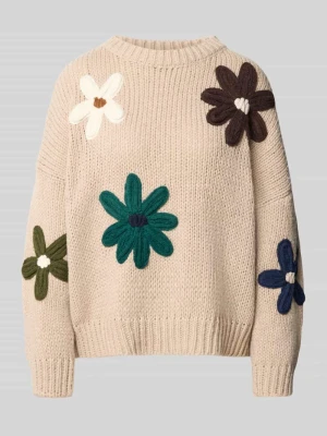 Sweter z dzianiny o kroju relaxed fit z kwiatowym haftem Apricot Złamany biały