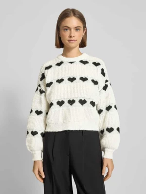 Sweter z dzianiny o kroju relaxed fit z nadrukiem z motywem serca model ‘NOVE’ Pieces