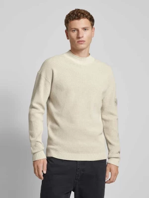 Sweter z dzianiny o kroju relaxed fit z naszywką z logo Calvin Klein Jeans