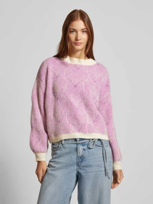 Sweter z dzianiny o luźnym kroju z abstrakcyjnym fakturowanym wzorem model ‘JENNA’ Pieces