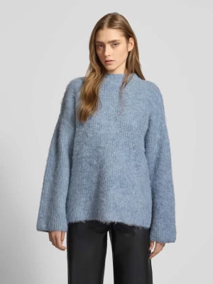 Sweter z dzianiny o luźnym kroju z dodatkiem żywej wełny model ‘MALA’ Pieces