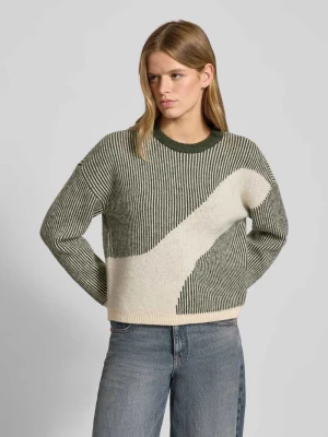 Sweter z dzianiny o luźnym kroju ze wzorem na całej powierzchni model ‘LINNA’ Pieces