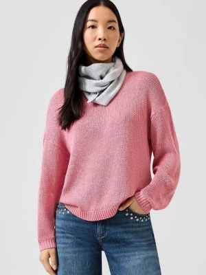 Sweter z obniżoną linią ramion QS różowy