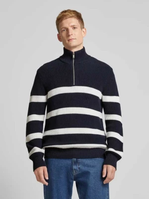 Sweter z dzianiny z bawełny ekologicznej z golfem MCNEAL