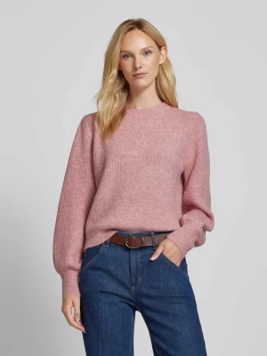 Sweter z dzianiny z bufiastymi rękawami model ‘Farrell’ MbyM