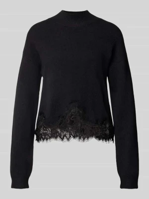 Sweter z dzianiny z czystej bawełny z koronkowym wykończeniem dołu, krój regular fit Guess Czarny