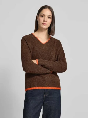 Sweter z dzianiny z dekoltem w serek model 'Ro44sie' ZABAIONE Ciemnobrązowy