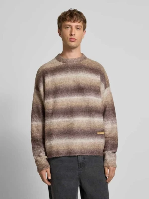 Sweter z dzianiny z detalem z logo model ‘Gradient’ PROHIBITED