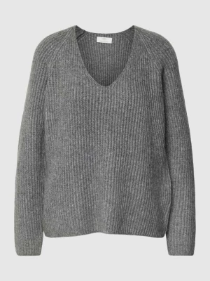 Sweter z dzianiny z efektem prążkowania FYNCH-HATTON