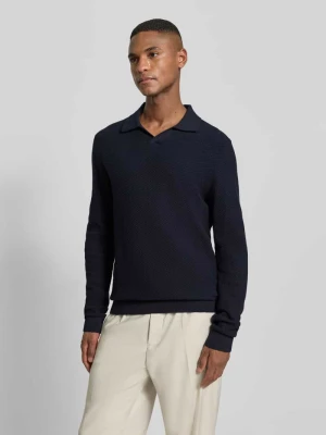 Sweter z dzianiny z fakturowanym wzorem i wykładanym kołnierzem lindbergh