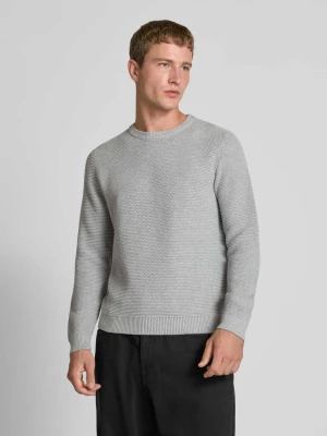Sweter z dzianiny z fakturowanym wzorem REVIEW