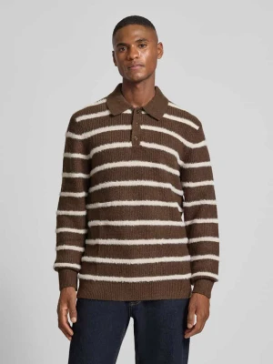Sweter z dzianiny z kołnierzykiem typu kent MCNEAL