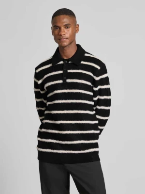Sweter z dzianiny z kołnierzykiem typu kent MCNEAL Czarny