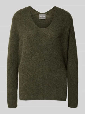 Sweter z dzianiny z mieszanka wełny z dekolt w serek model 'THORA' MOS MOSH Oliwkowy