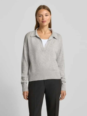 Sweter z dzianiny z mieszanki kaszmiru z dekoltem w serek model ‘IRIS’ 0039 italy