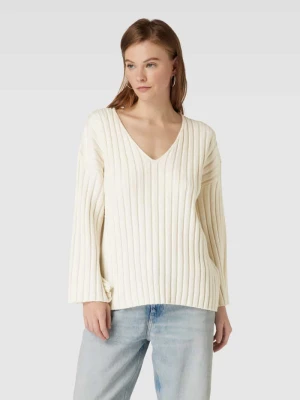 Sweter z dzianiny z mieszanki wiskozy z efektem prążkowania model ‘Cameron’ EDITED Écru