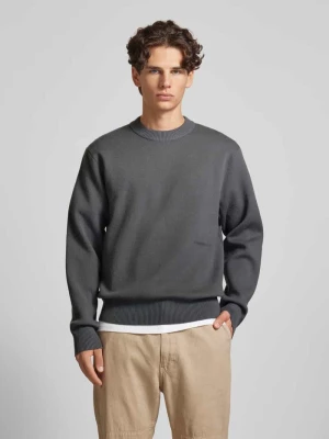 Sweter z dzianiny z nadrukiem z logo model ‘VESTERBRO’ jack & jones