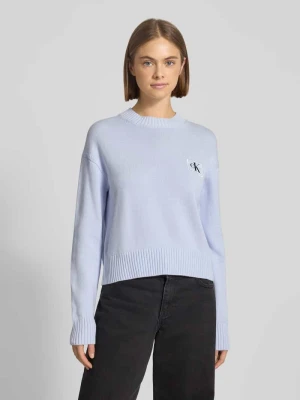 Sweter z dzianiny z naszywką z logo Calvin Klein Jeans Jasnoniebieski