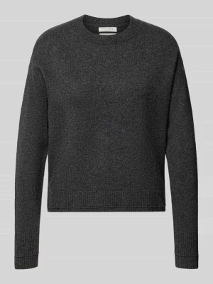 Sweter z dzianiny z obniżonymi ramionami Christian Berg Ciemnoszary melanż