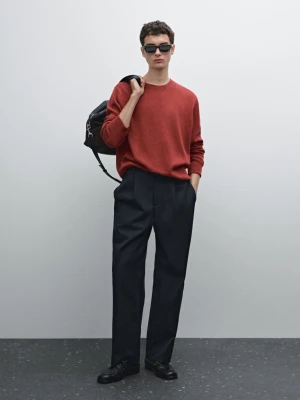 Sweter Z Dzianiny Z Okrągłym Dekoltem - Terakota - - Massimo Dutti - Mężczyzna